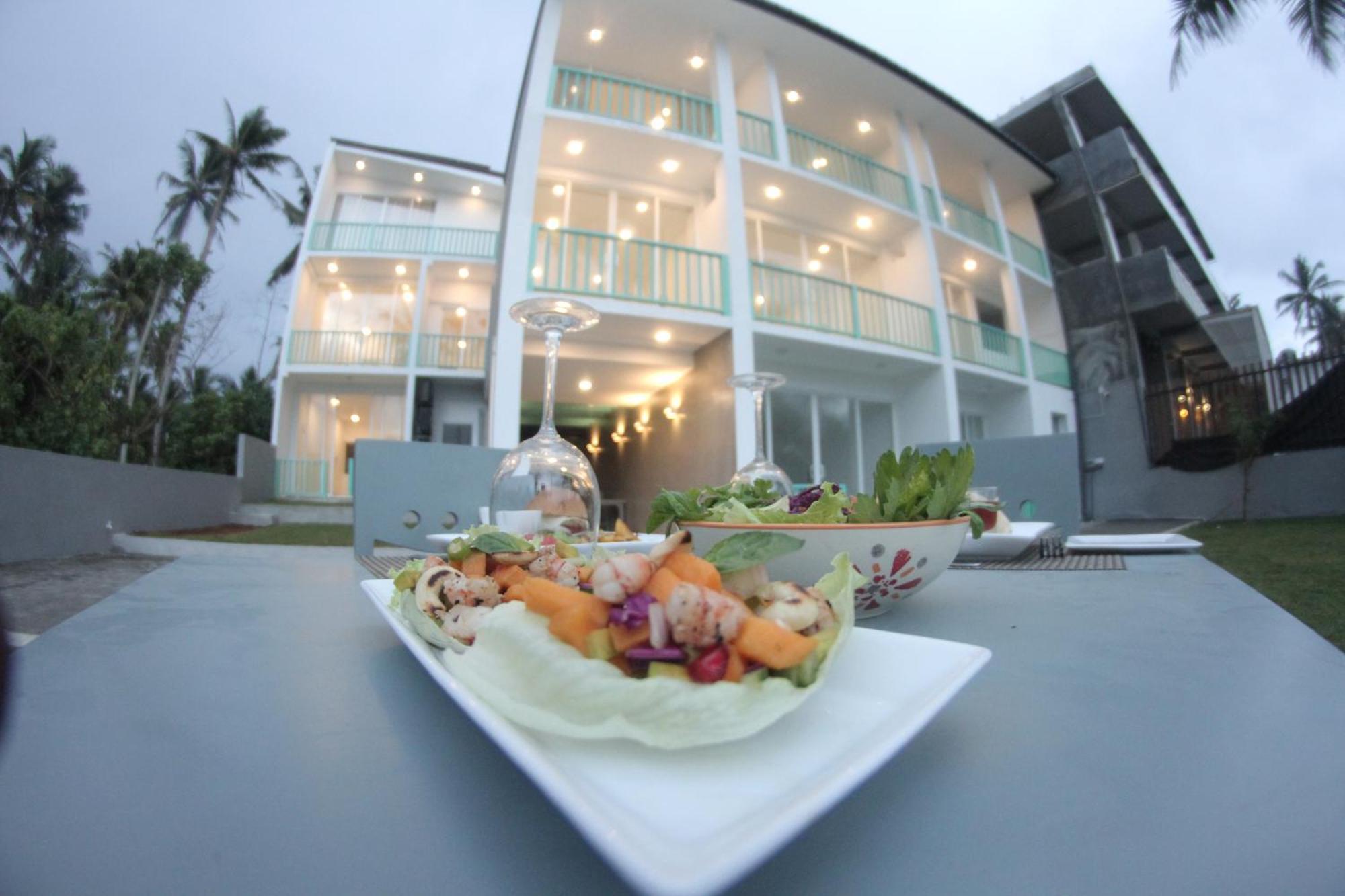 Somerset Mirissa Beach Hotel ภายนอก รูปภาพ