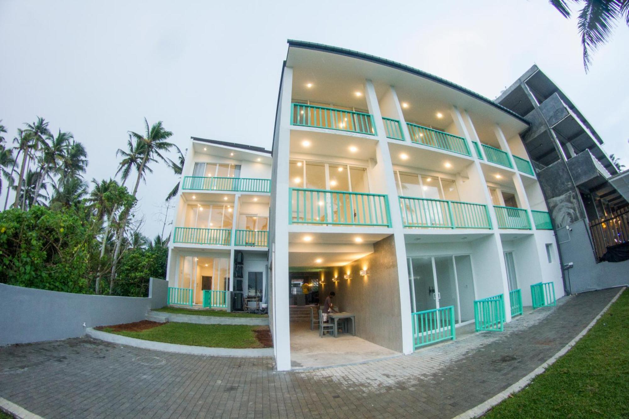 Somerset Mirissa Beach Hotel ภายนอก รูปภาพ